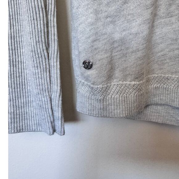 Lululemon Unity Drop Back Cashmere Sweater in Heathered Silver Ice Size 4 - Picture 5 of 5